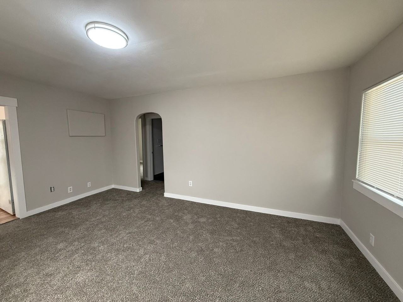 7030 N Market St - Photo 3 of 16