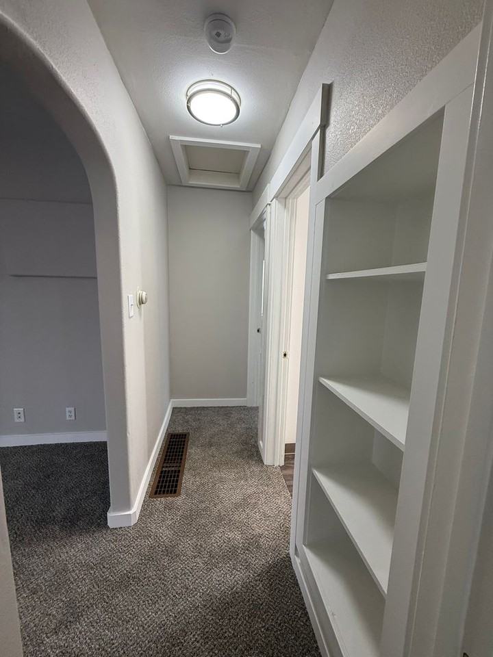 7030 N Market St - Photo 5 of 16