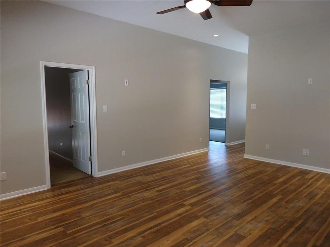 1404 Peachtree Valley Dr - Photo 7 of 17