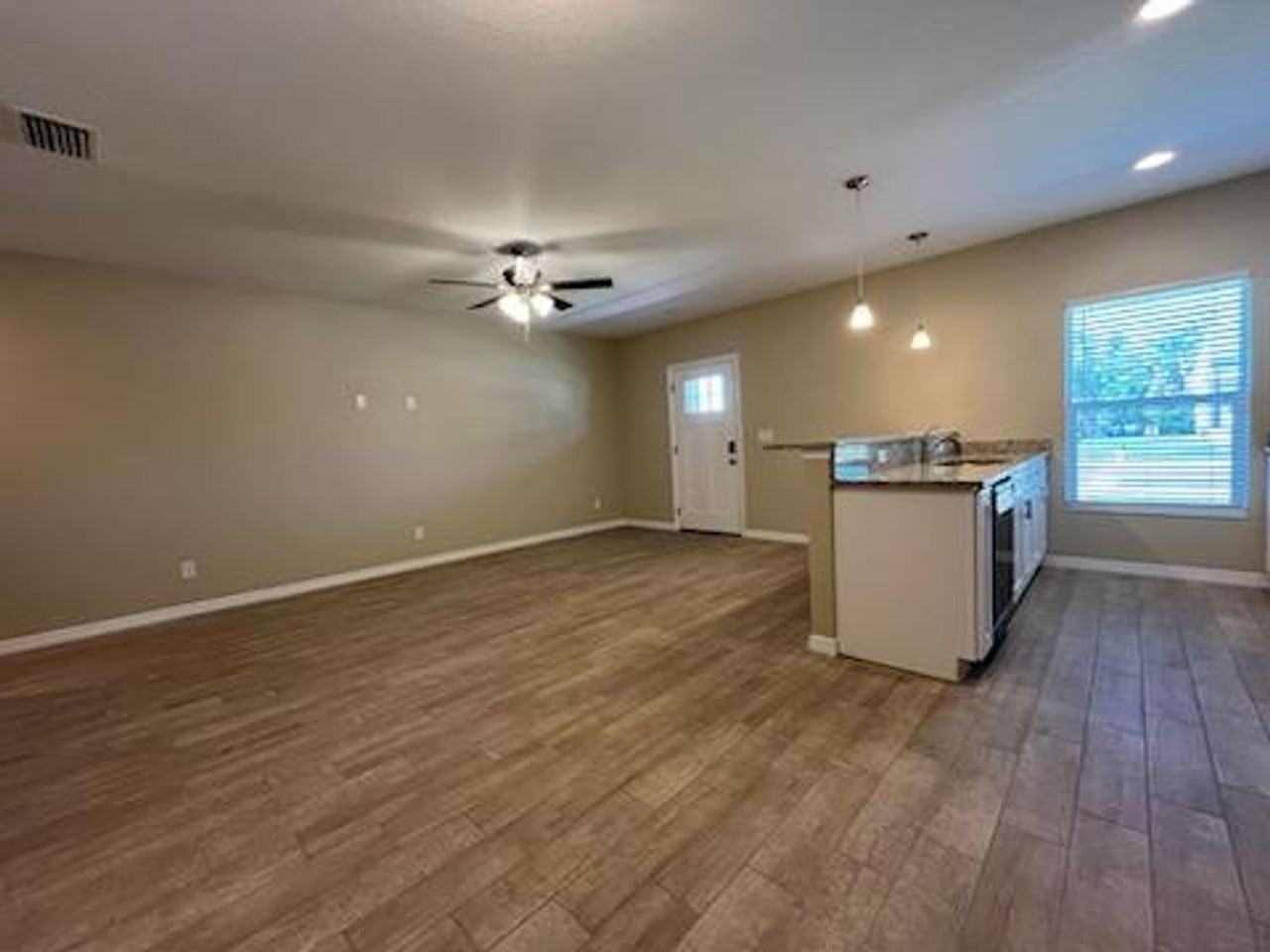 1404 S Parsons Ave #A - Photo 3 of 9