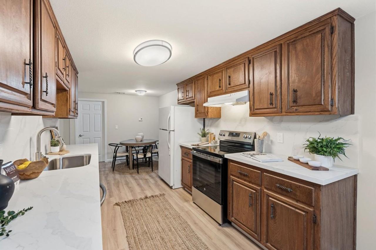 5211 Glide Dr - Photo 2 of 17