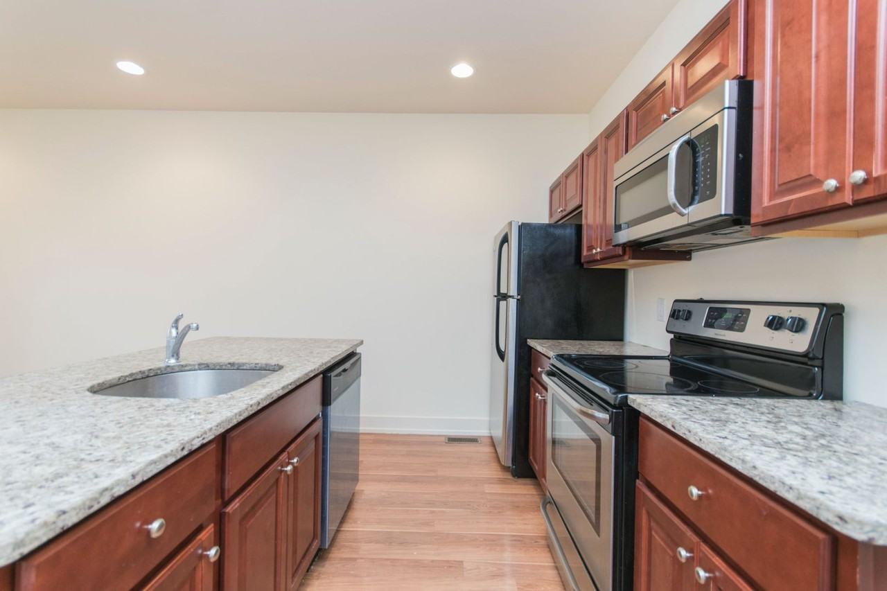 1904 N Marshall St - Photo 2 of 15