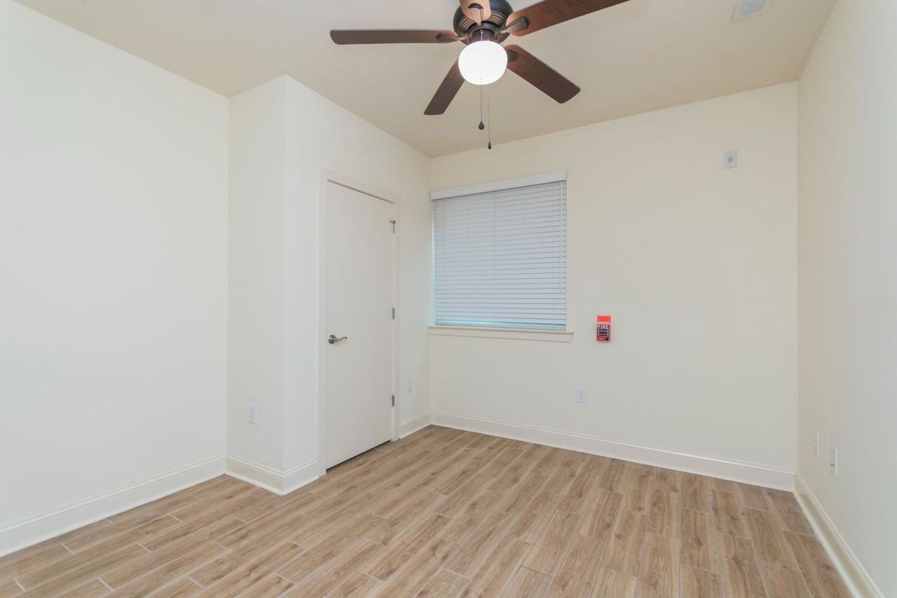 1904 N Marshall St - Photo 6 of 15