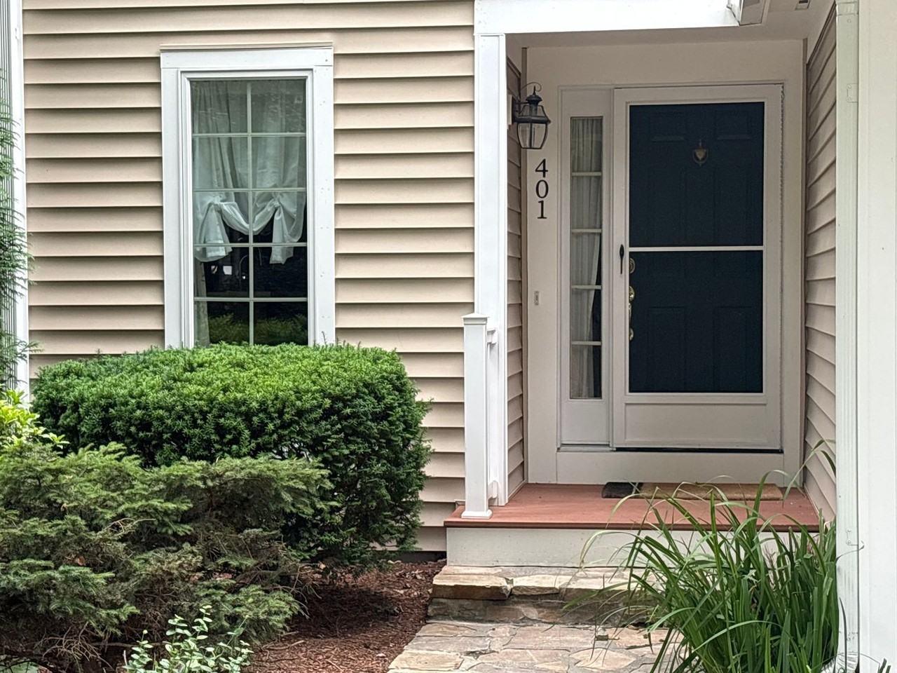 401 Browning Ln - Photo 2 of 32