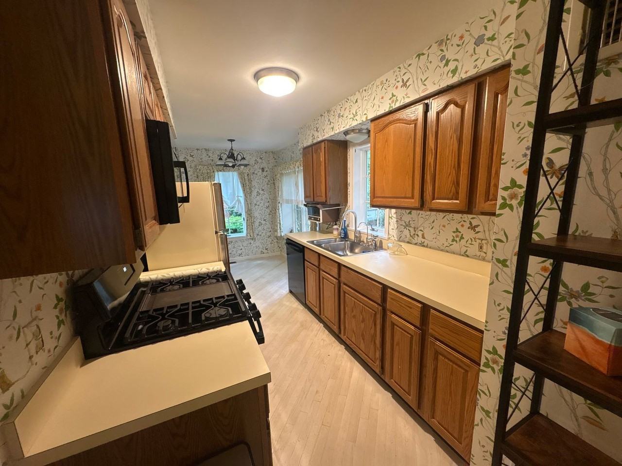 401 Browning Ln - Photo 4 of 32