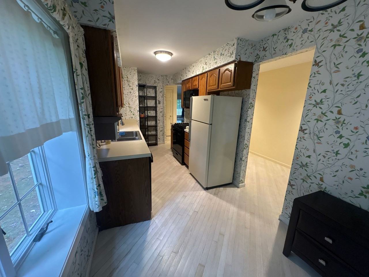 401 Browning Ln - Photo 5 of 32