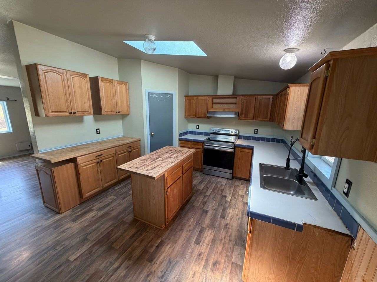 34125 E Lacomb Rd - Photo 3 of 50