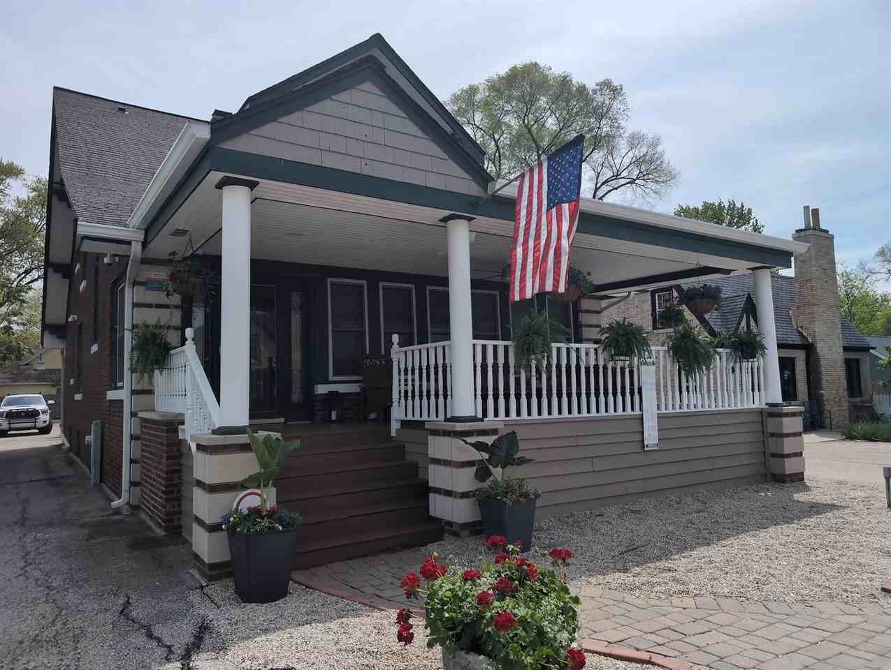 417 N Hough St - Photo 2 of 50