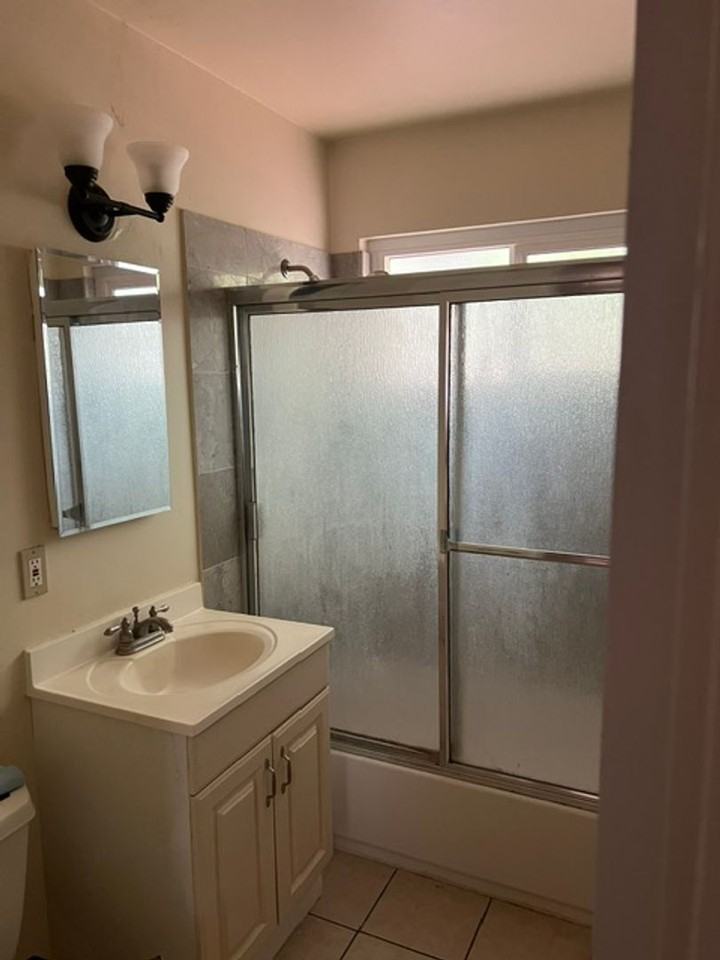 5613 50th Ave - Photo 3 of 12