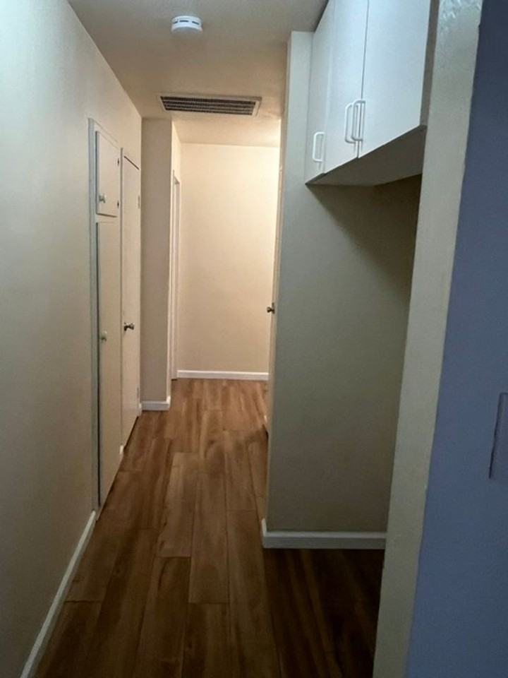 5613 50th Ave - Photo 5 of 12