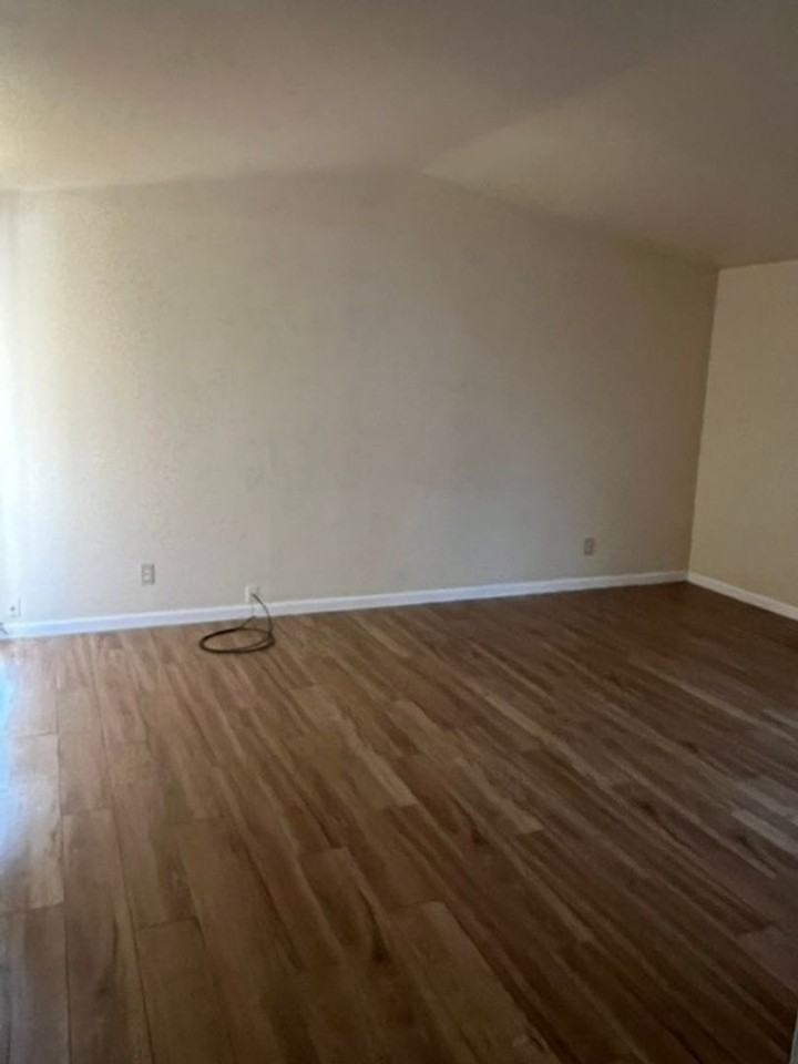5613 50th Ave - Photo 7 of 12