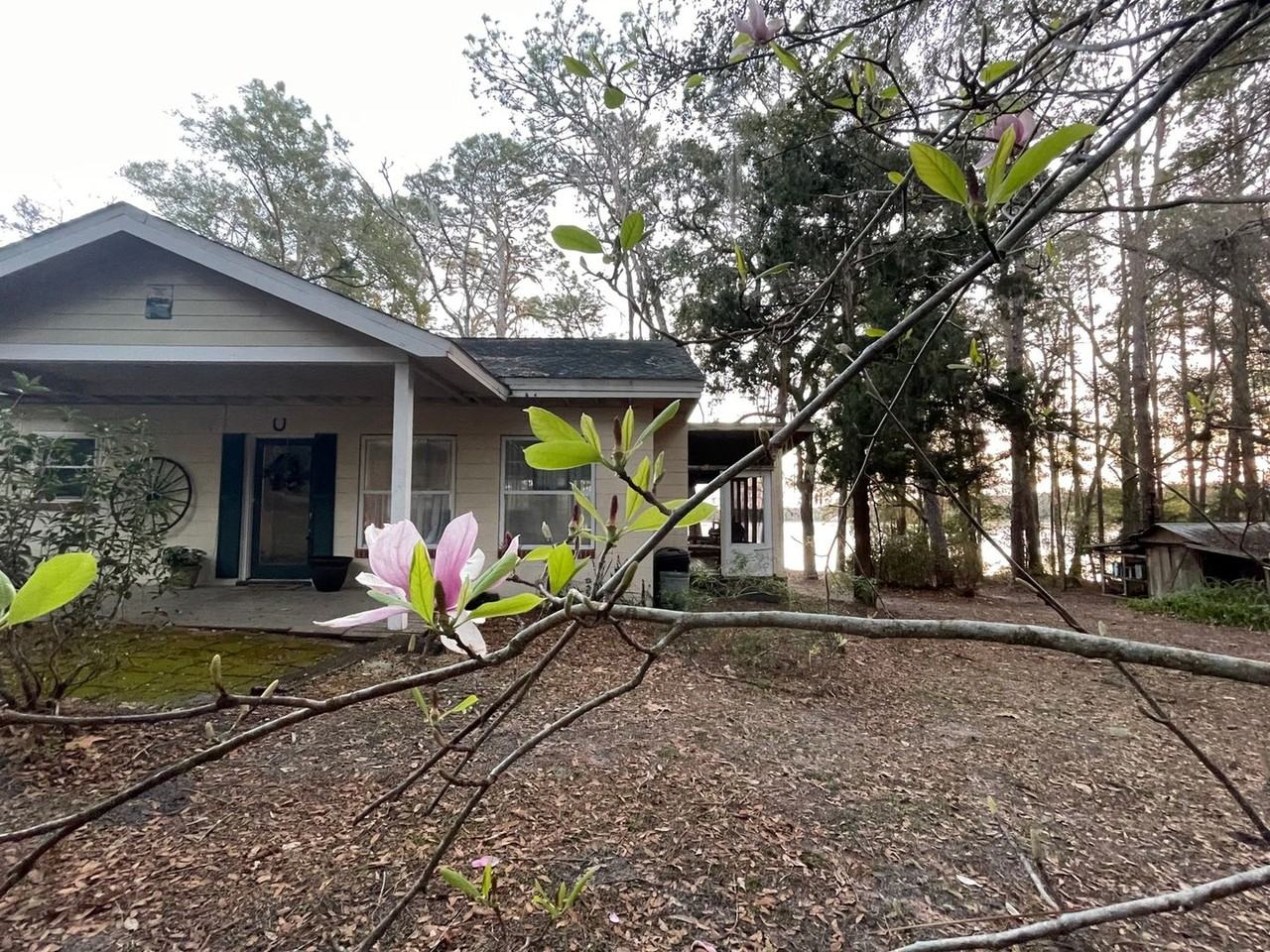 107 Cygnet Ln - Photo 4 of 50