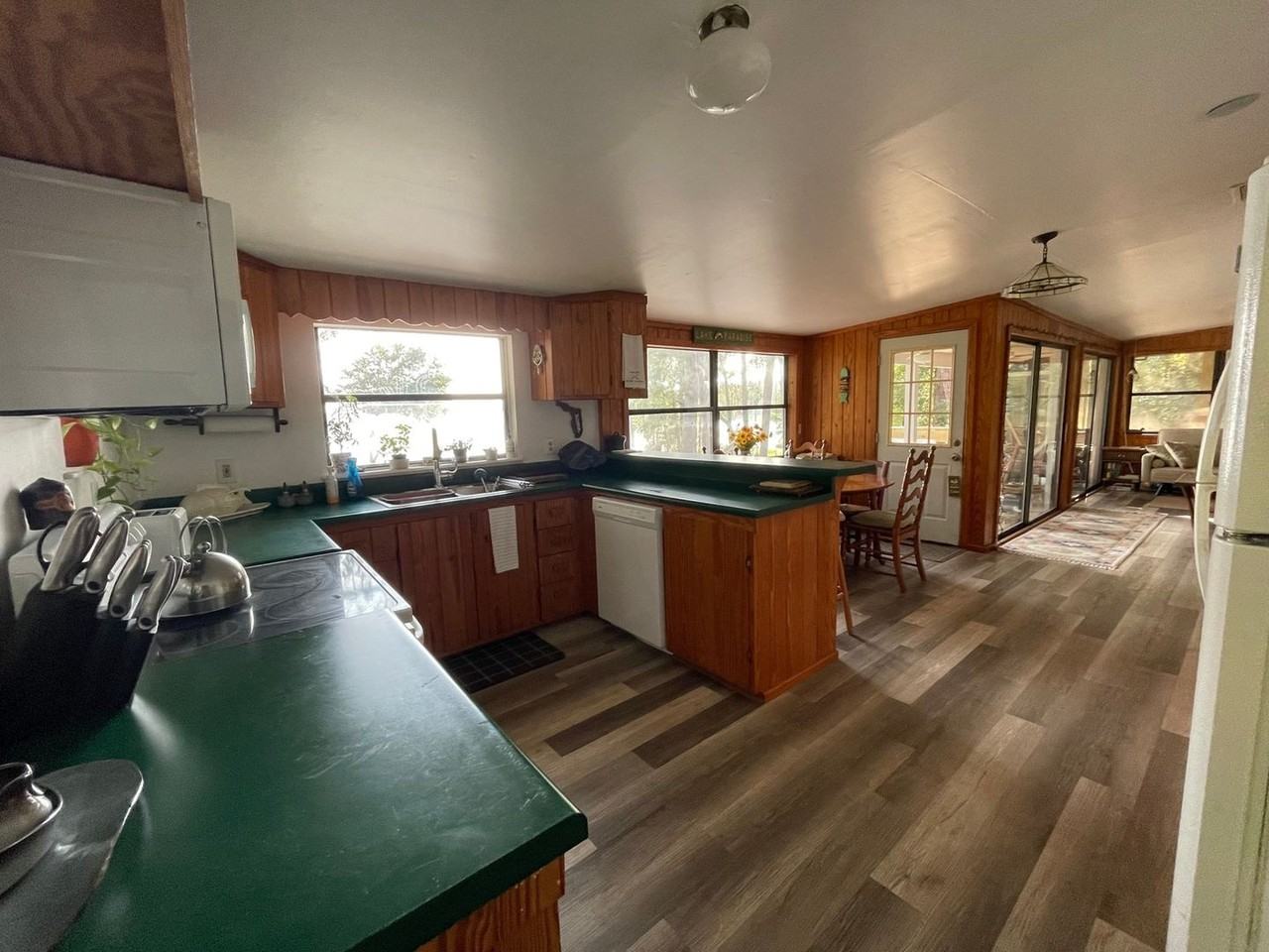 107 Cygnet Ln - Photo 5 of 50