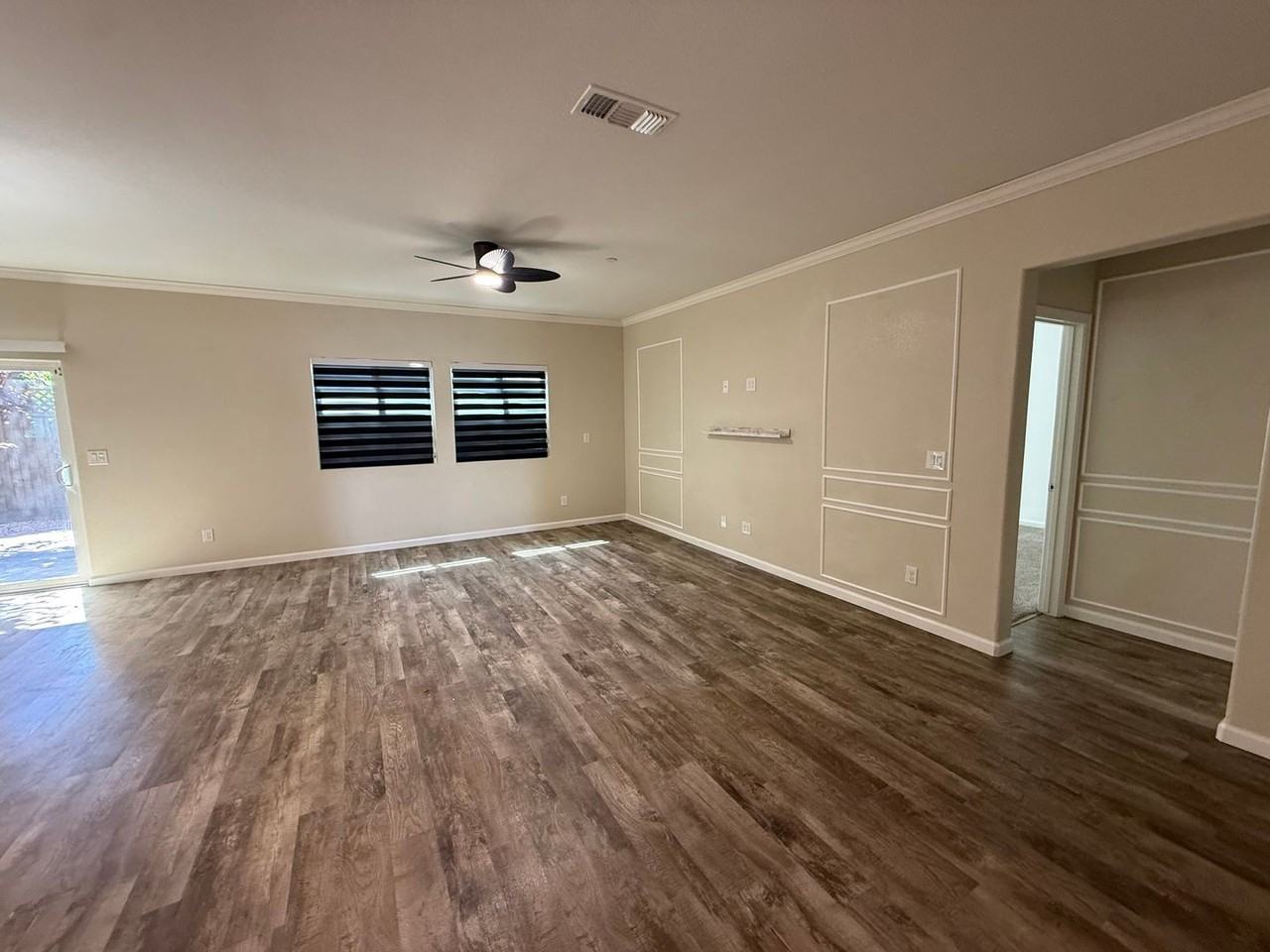 2995 Stable Dr - Photo 7 of 13