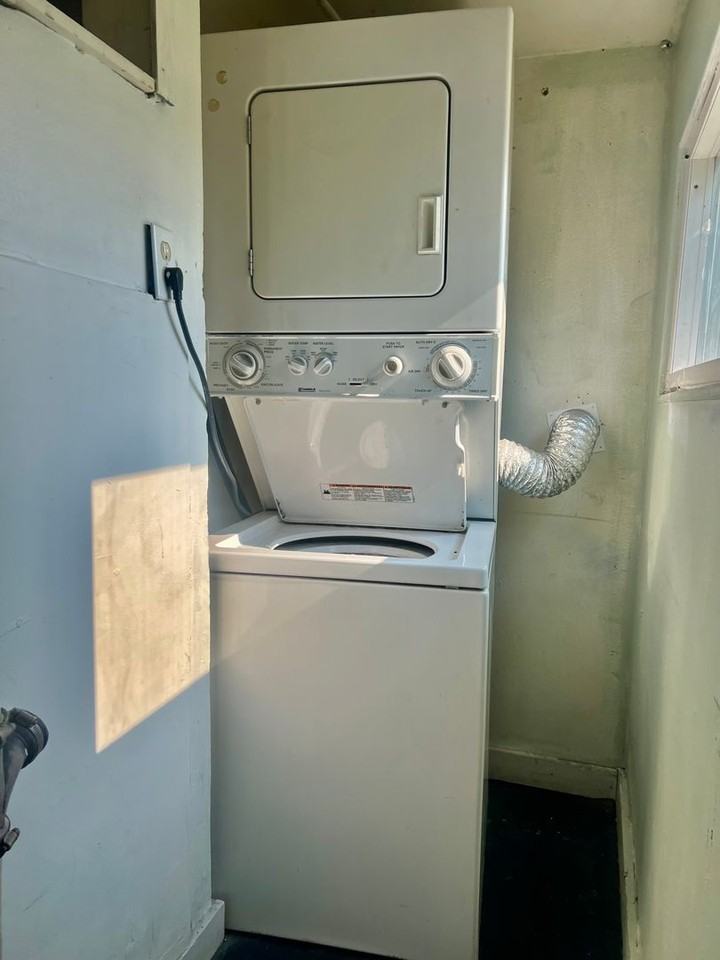 3977 S Acoma St - Photo 6 of 9