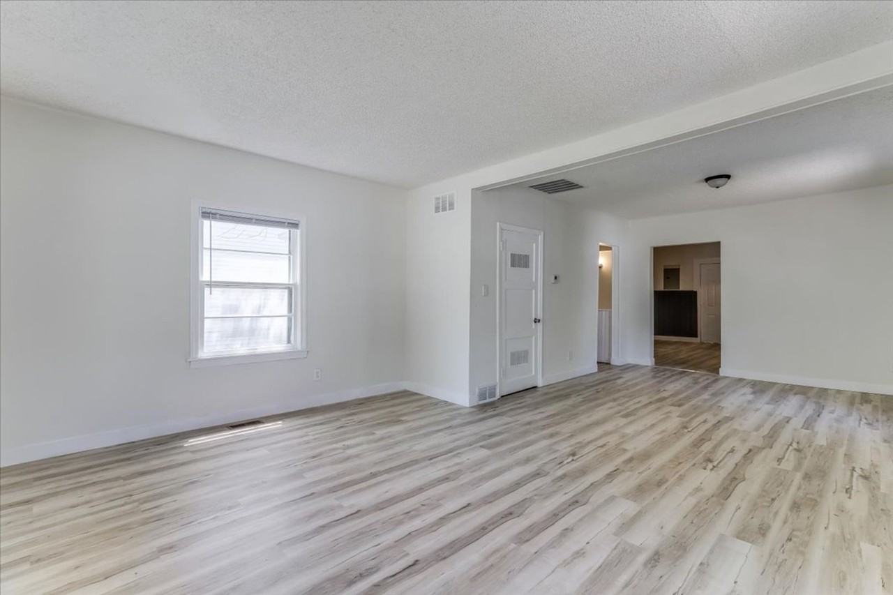 1821 S Grove St - Photo 2 of 16