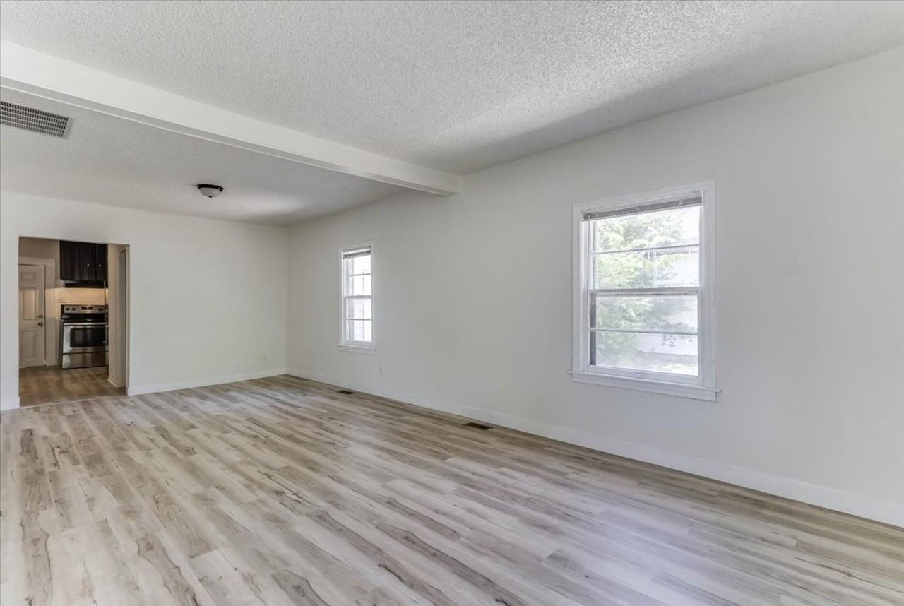 1821 S Grove St - Photo 3 of 16