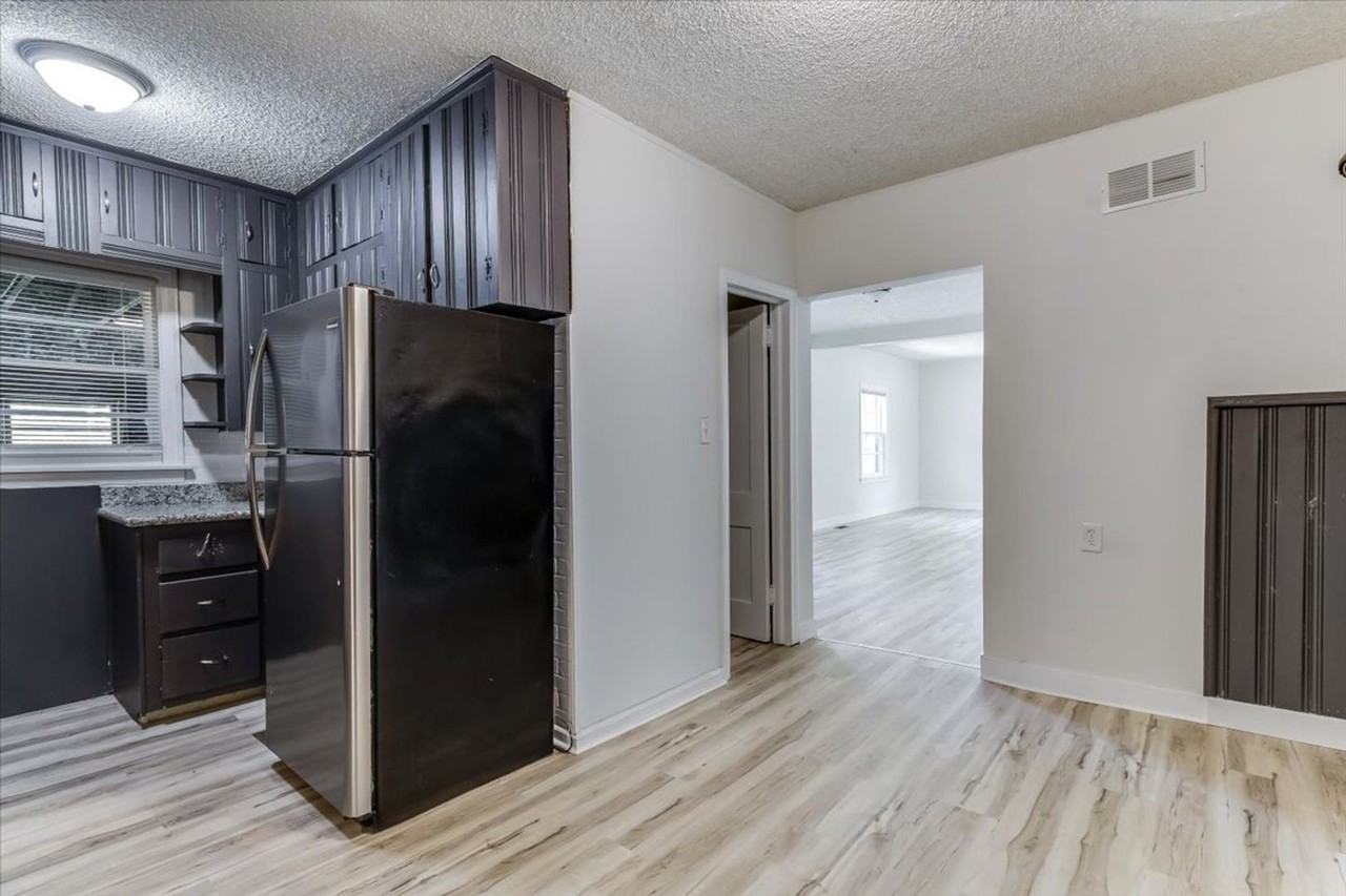 1821 S Grove St - Photo 6 of 16