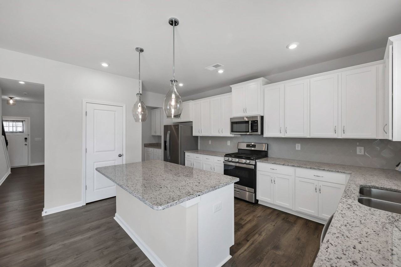 417 June Gold Ln - Photo 4 of 40
