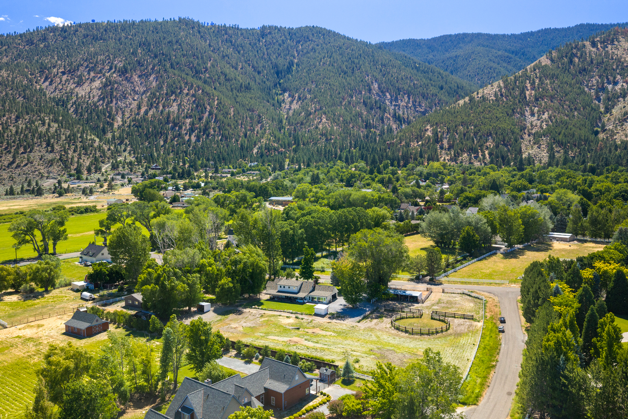 2241 Pioneer Trl - Photo 5 of 29
