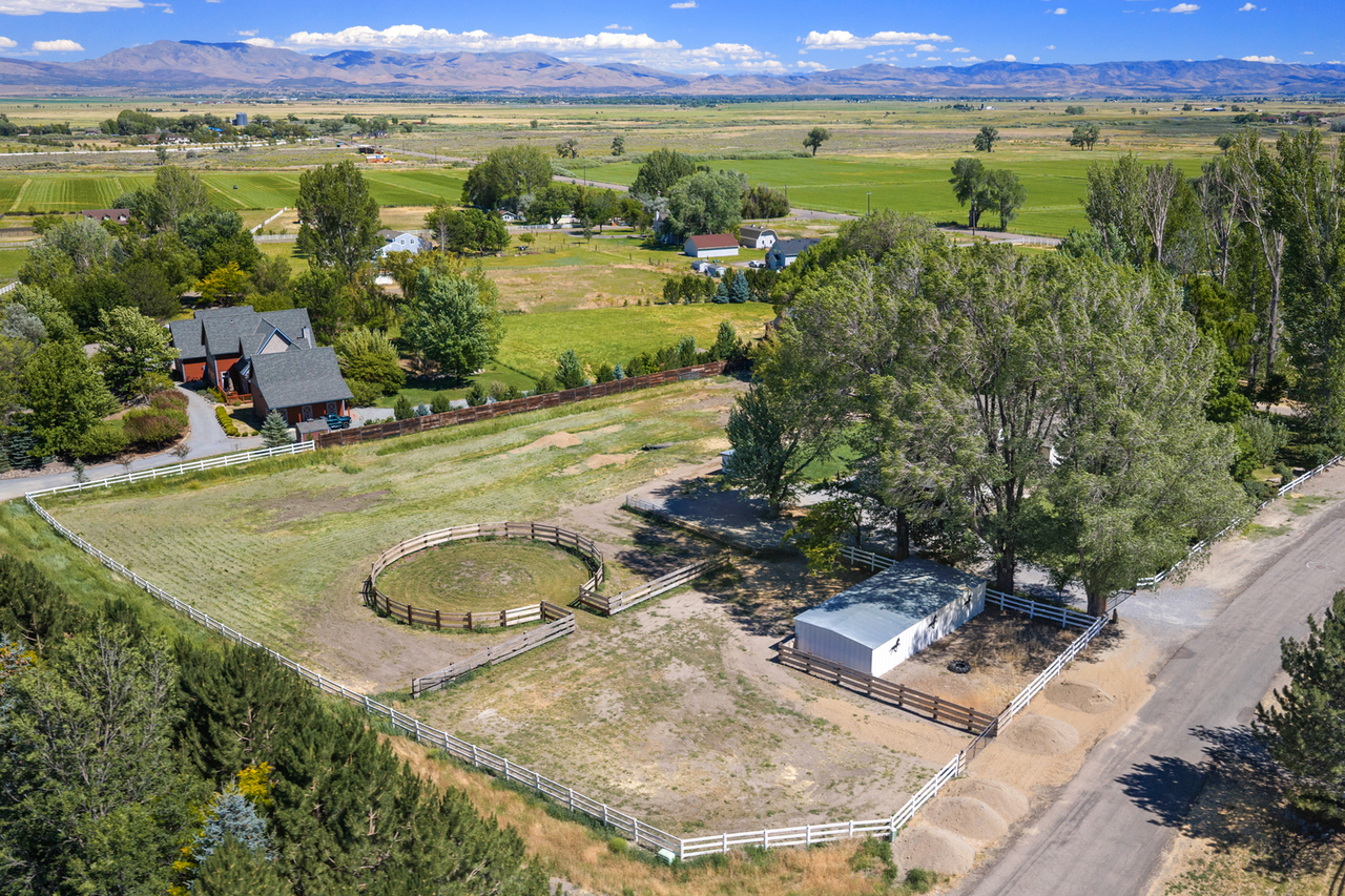 2241 Pioneer Trl - Photo 6 of 29