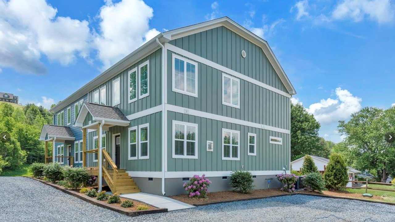 181 Circle Drive - Photo 2 of 15