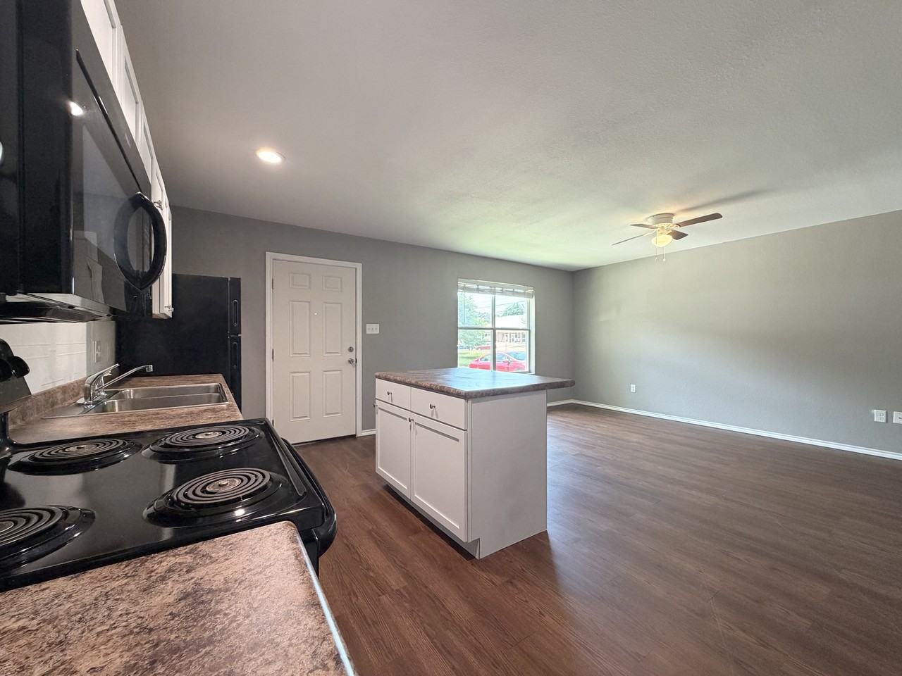 1732 Jennings St #1 - Photo 4 of 44