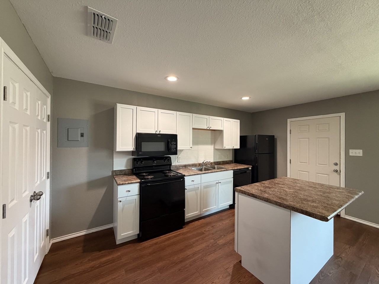 1732 Jennings St #1 - Photo 6 of 44