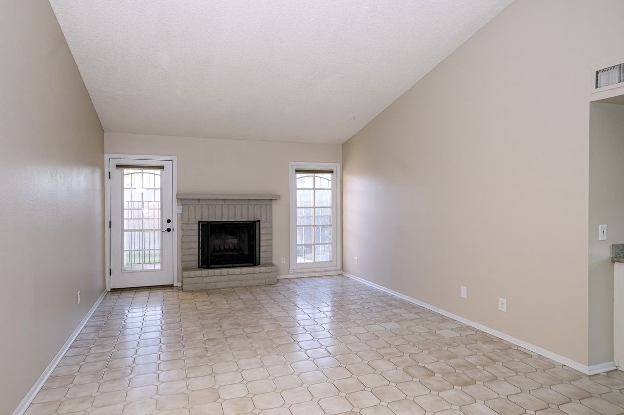 17609 N 45th Ave #1 - Photo 2 of 26