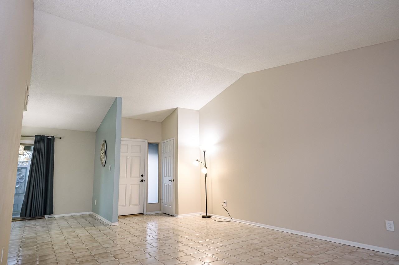 17609 N 45th Ave #1 - Photo 4 of 26