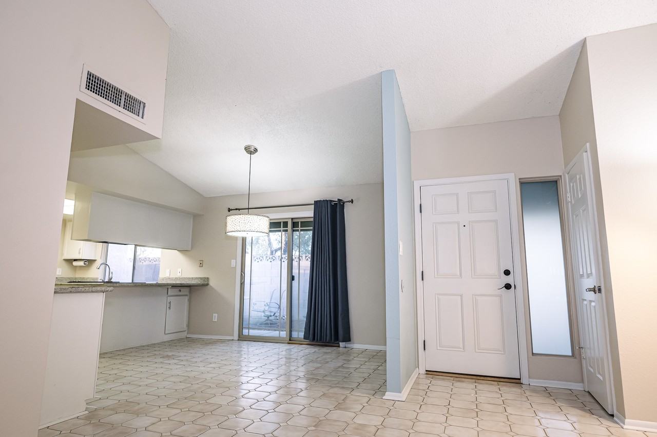 17609 N 45th Ave #1 - Photo 5 of 26