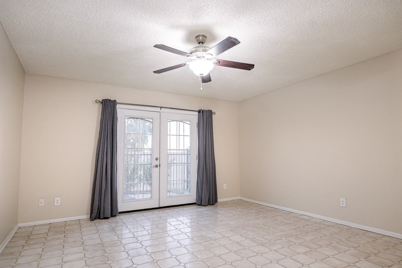 17609 N 45th Ave #1 - Photo 7 of 26