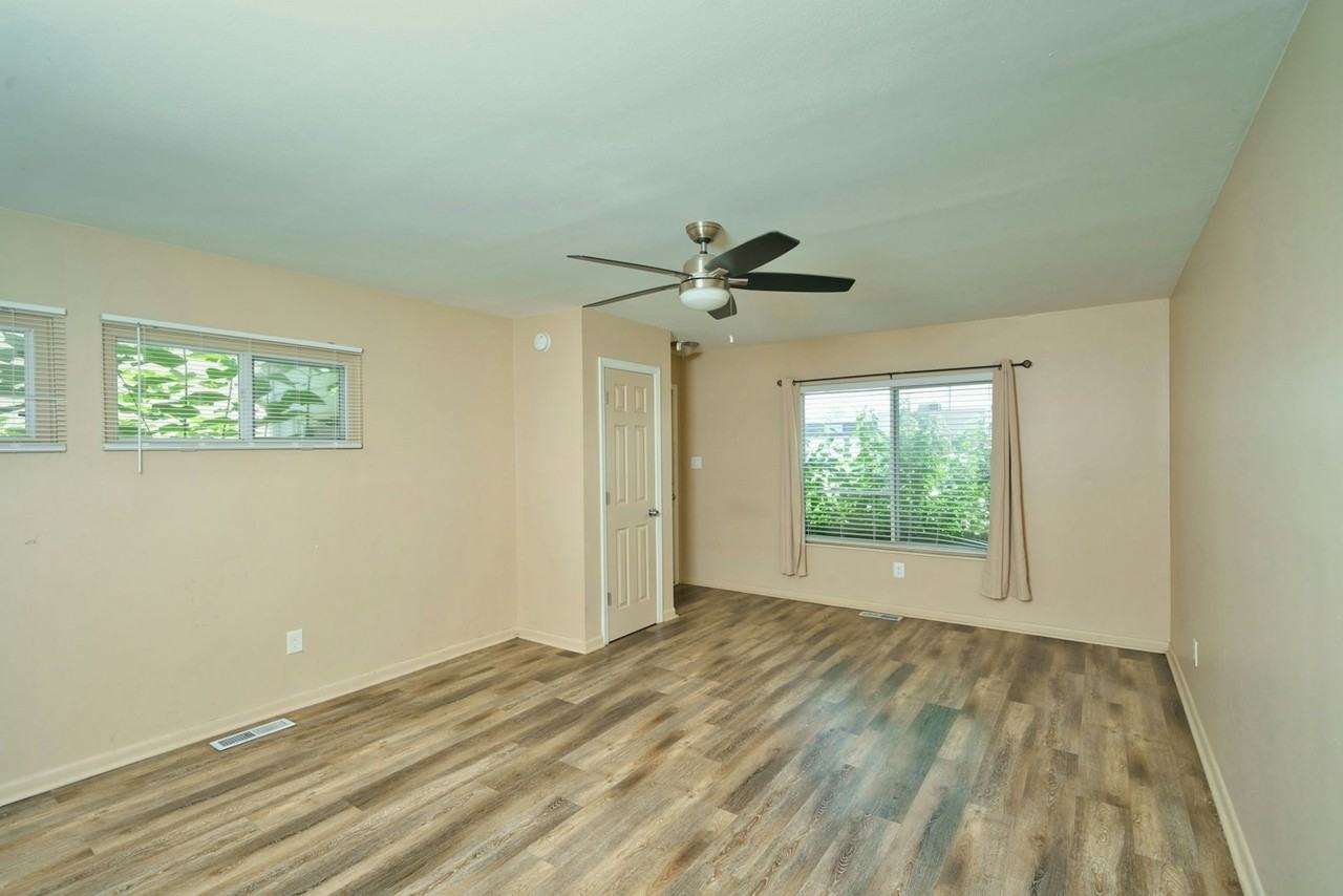 19325 Beech Daly - Photo 3 of 17