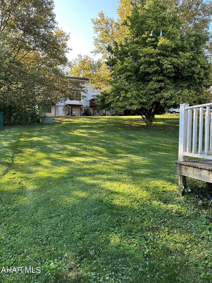 591 Harvest View Ln - Photo 2 of 16