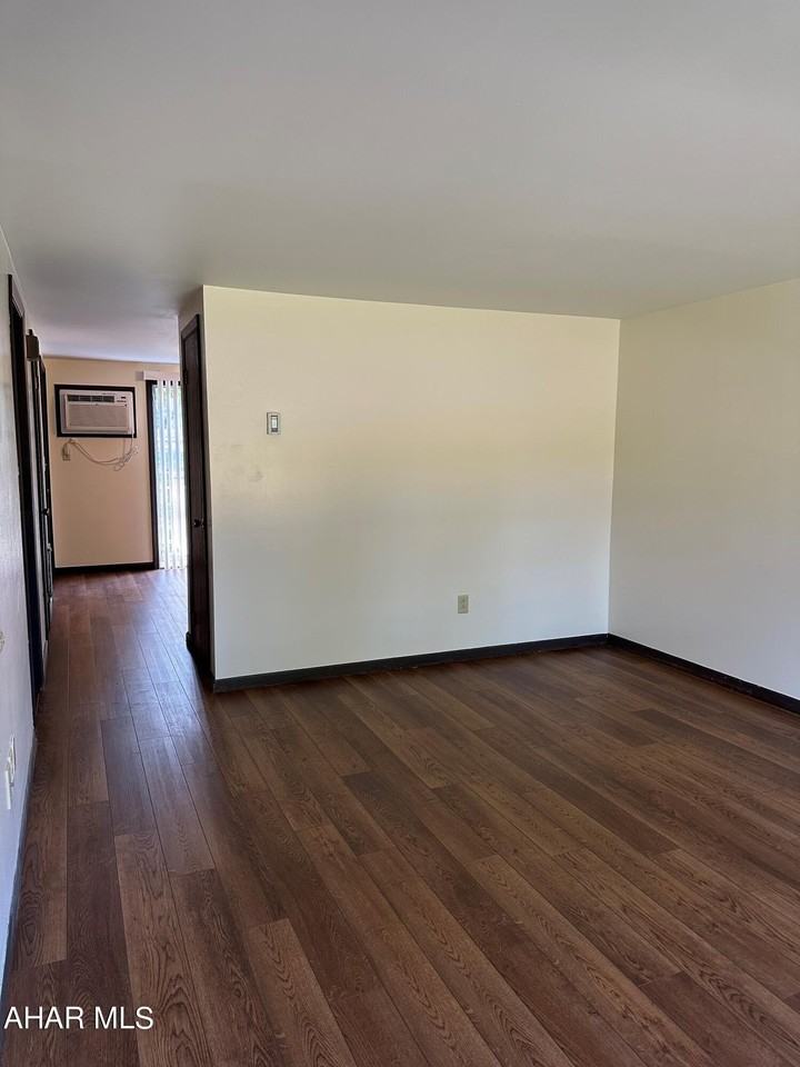 591 Harvest View Ln - Photo 6 of 16