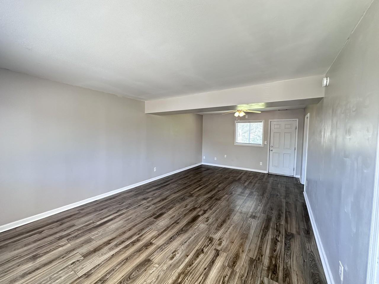 1124 Weston St - Photo 2 of 16