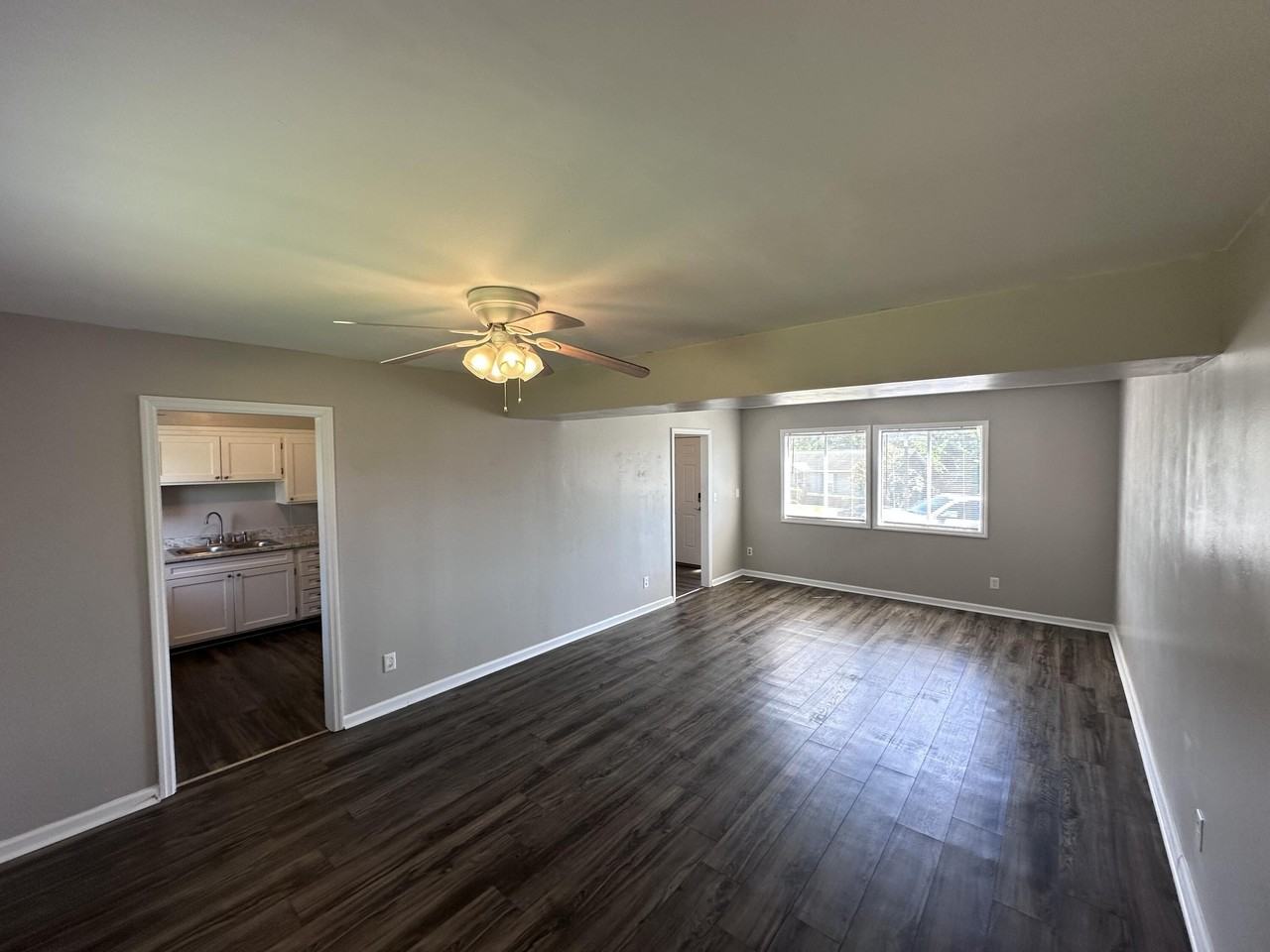 1124 Weston St - Photo 5 of 16
