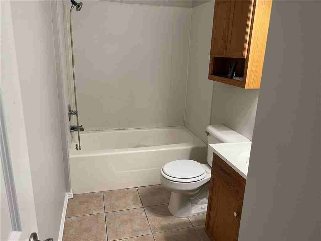 2318 W Twin Springs St - Photo 6 of 10