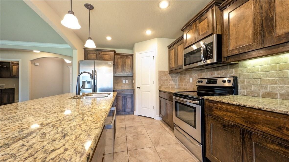 3104 Sw Wargate Ave - Photo 5 of 24