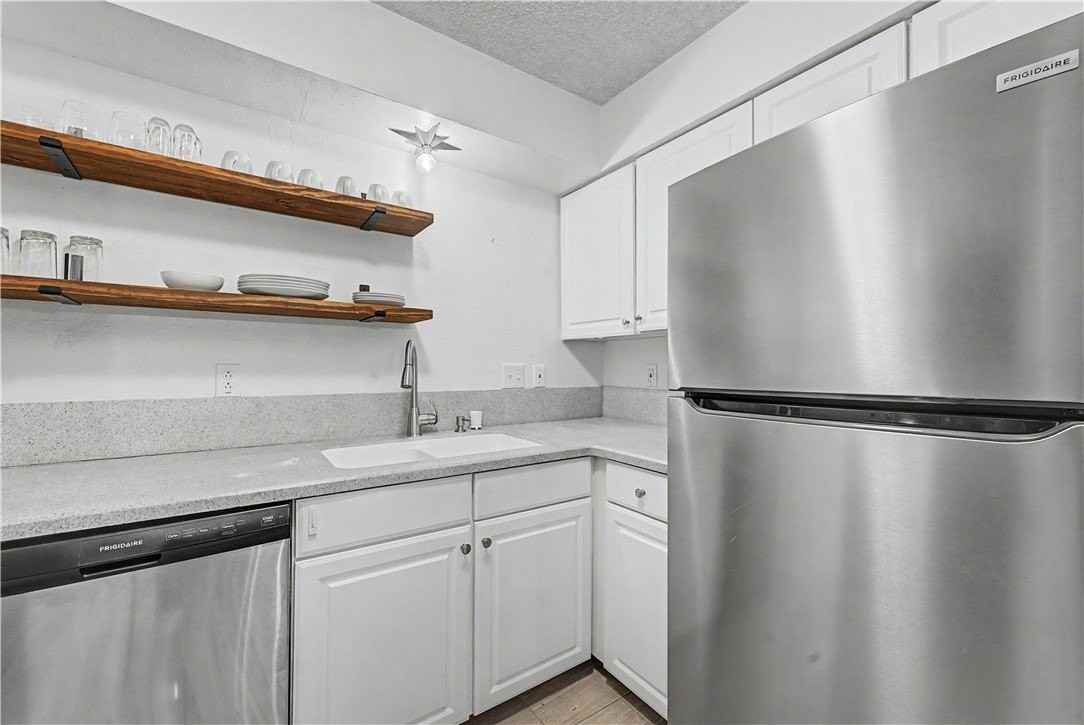 2 William Ln - Photo 5 of 22
