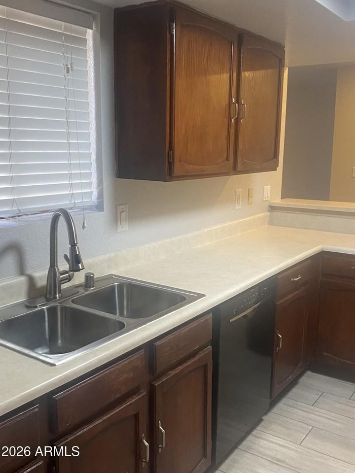 7770 N 20th Ave - Photo 5 of 34