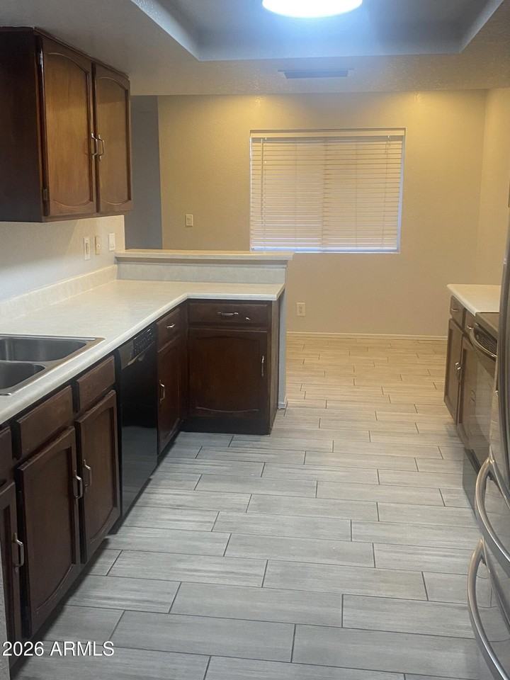 7770 N 20th Ave - Photo 7 of 34