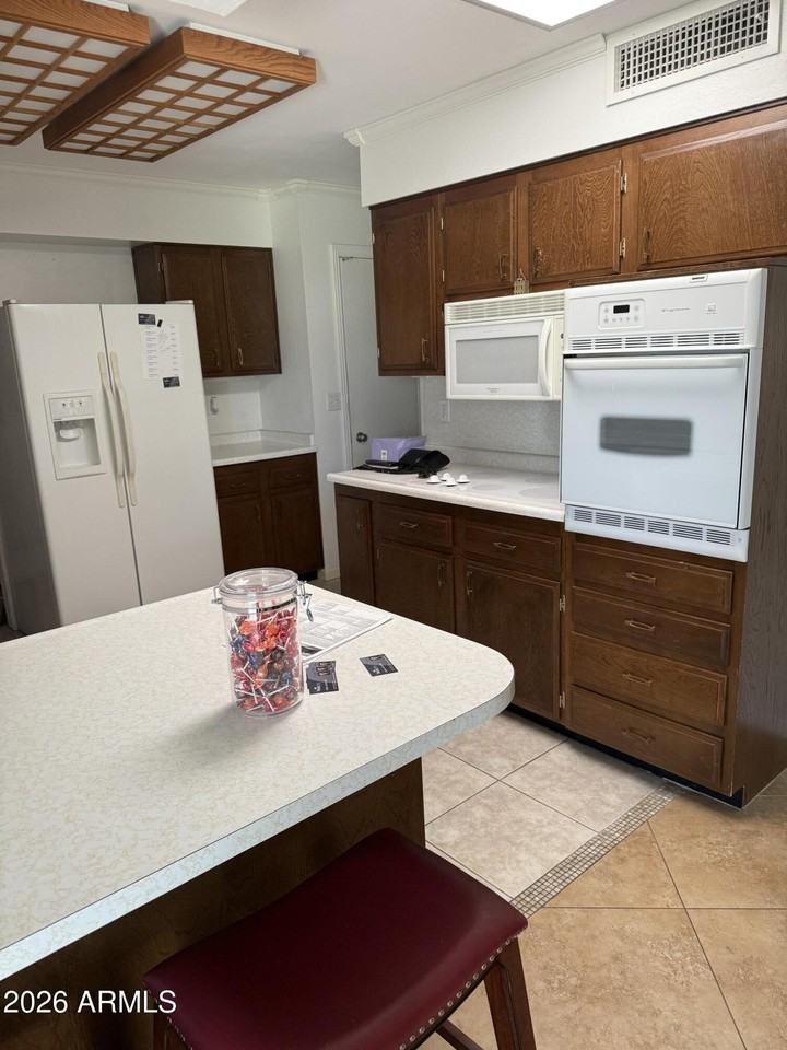 10659 W Tropicana Cir - Photo 3 of 13