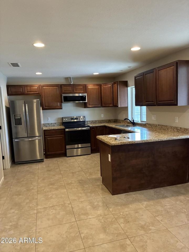 2058 E Fremont Dr - Photo 5 of 19