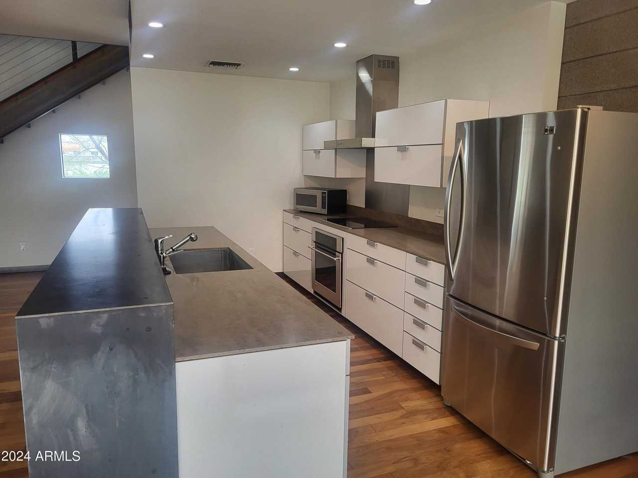 4507 N 12th St #5 - Photo 3 of 23