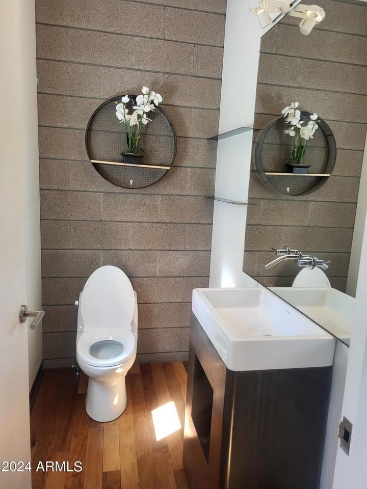 4507 N 12th St #5 - Photo 5 of 23