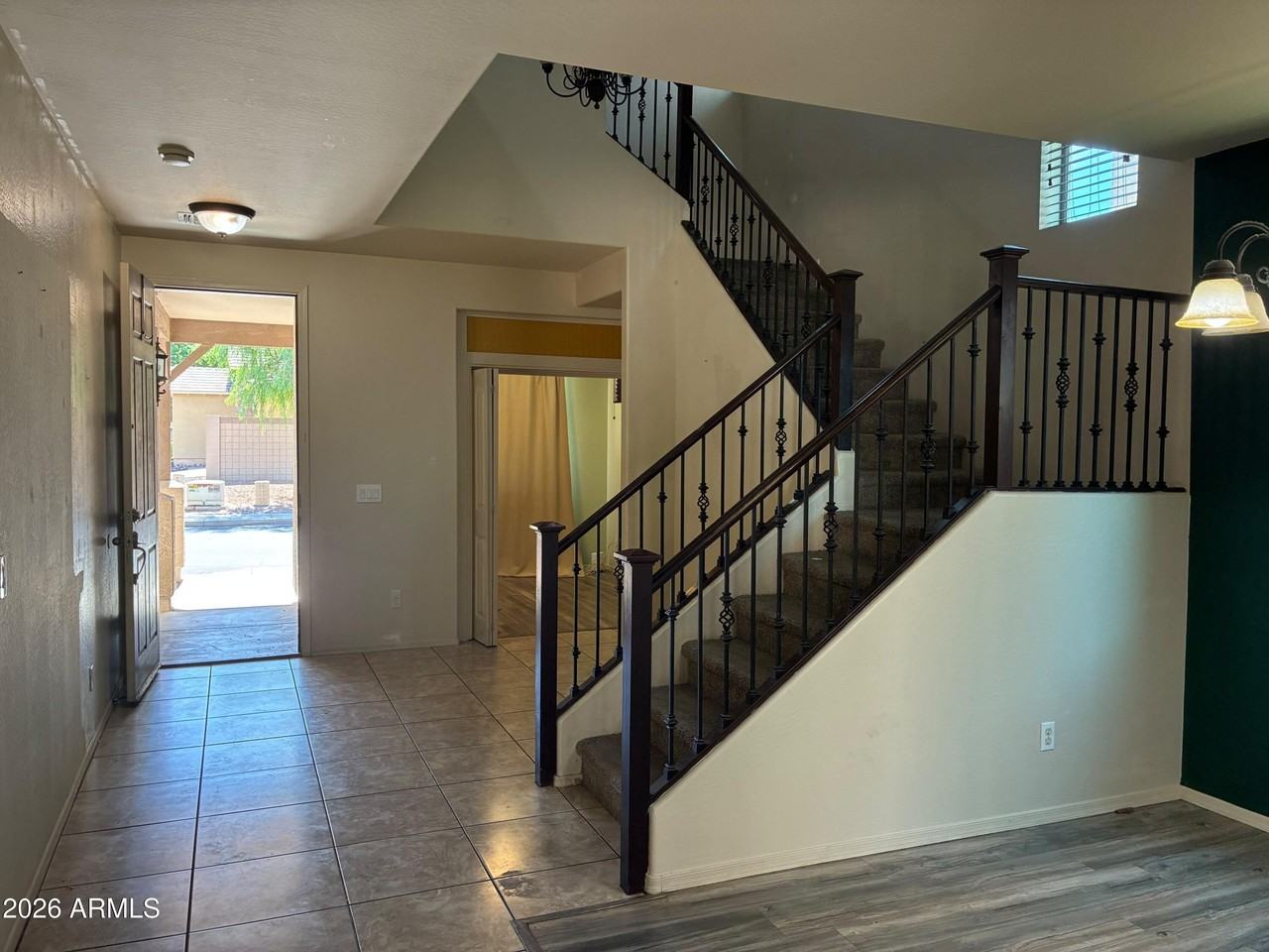 3340 S Sunland Dr - Photo 2 of 20