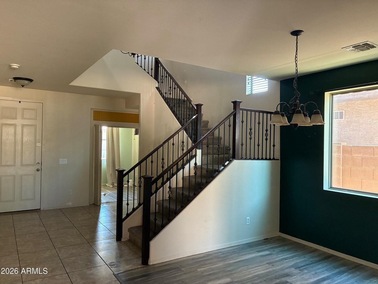 3340 S Sunland Dr - Photo 3 of 20