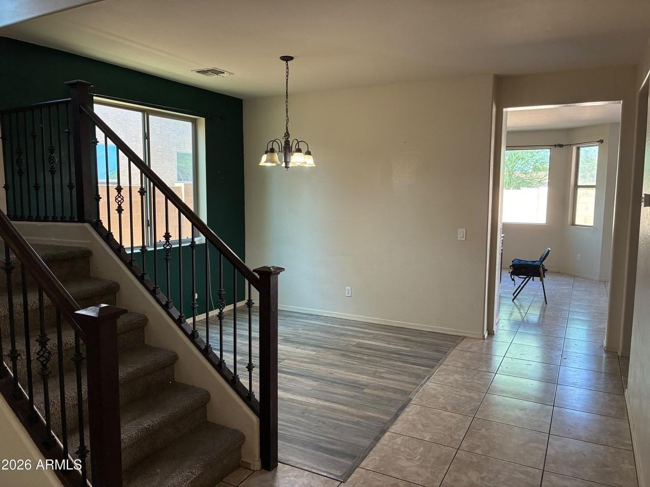 3340 S Sunland Dr - Photo 4 of 20