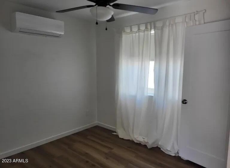 1522 W Polk St #2 - Photo 4 of 12
